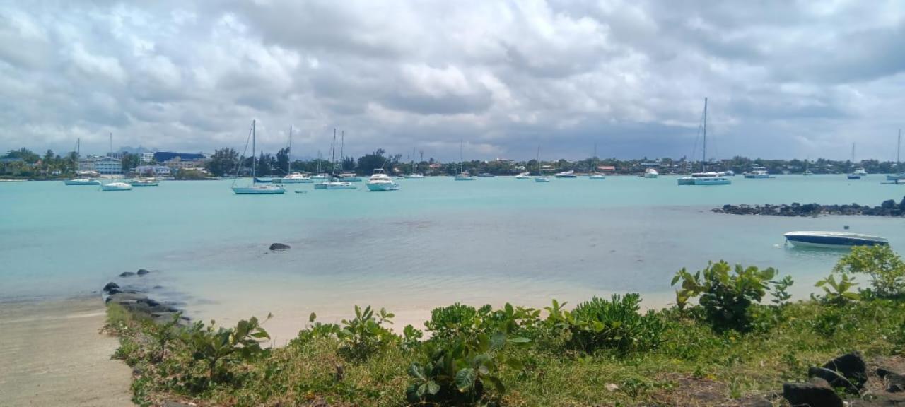 Chez Leone Apartment Grand Baie Bagian luar foto